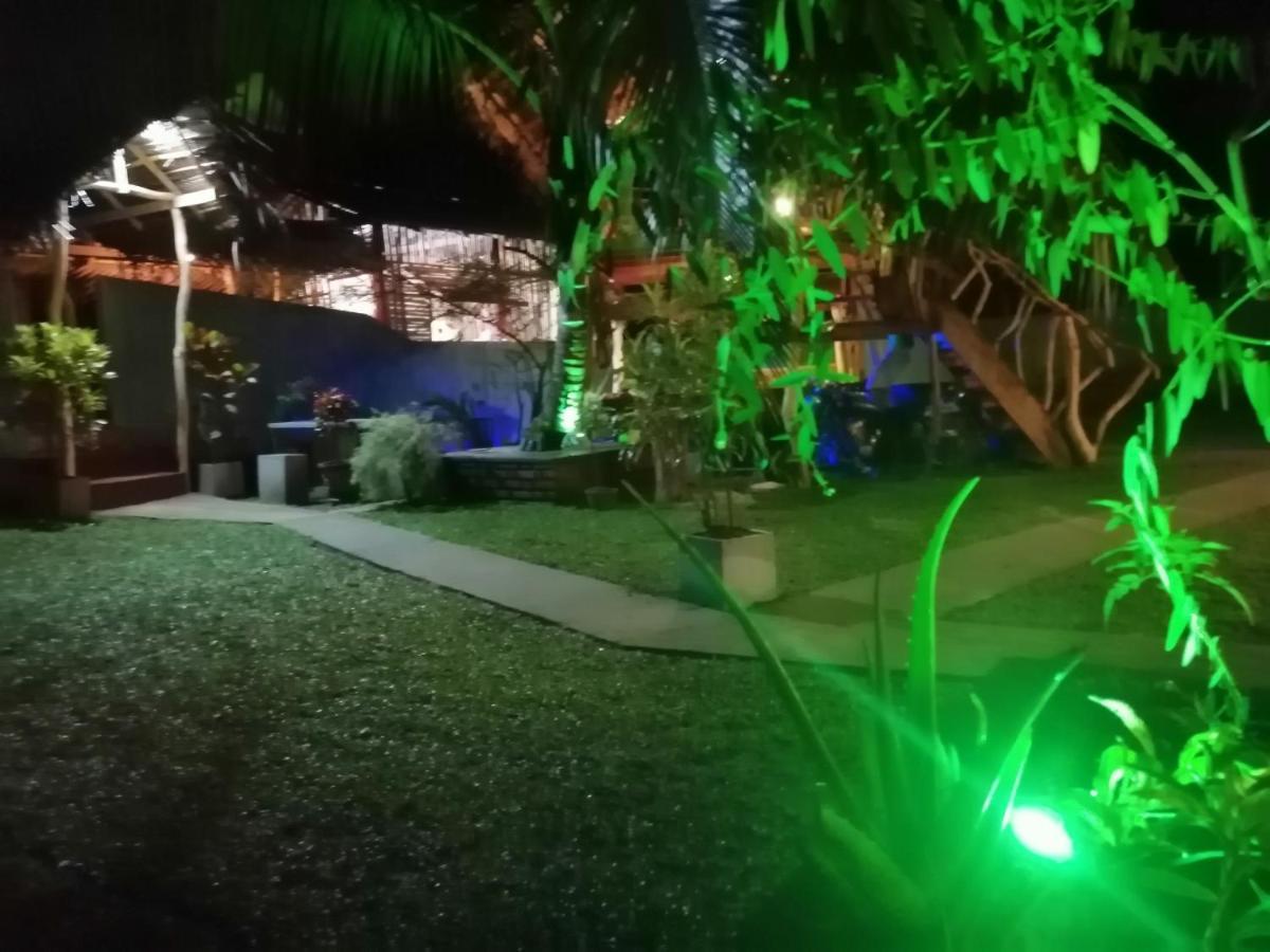 Visu Villa Hotel Habarana Eksteriør billede