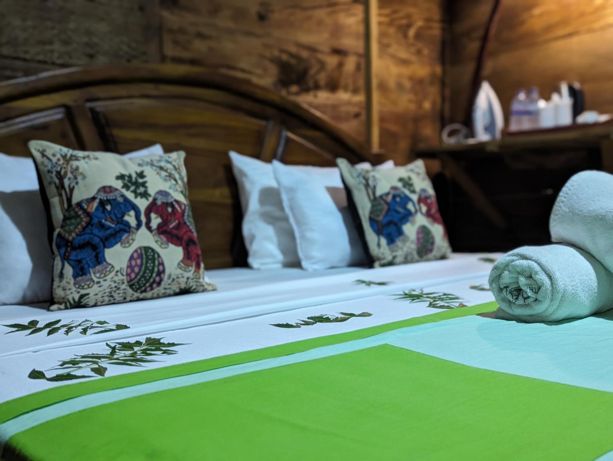 Visu Villa Hotel Habarana Eksteriør billede